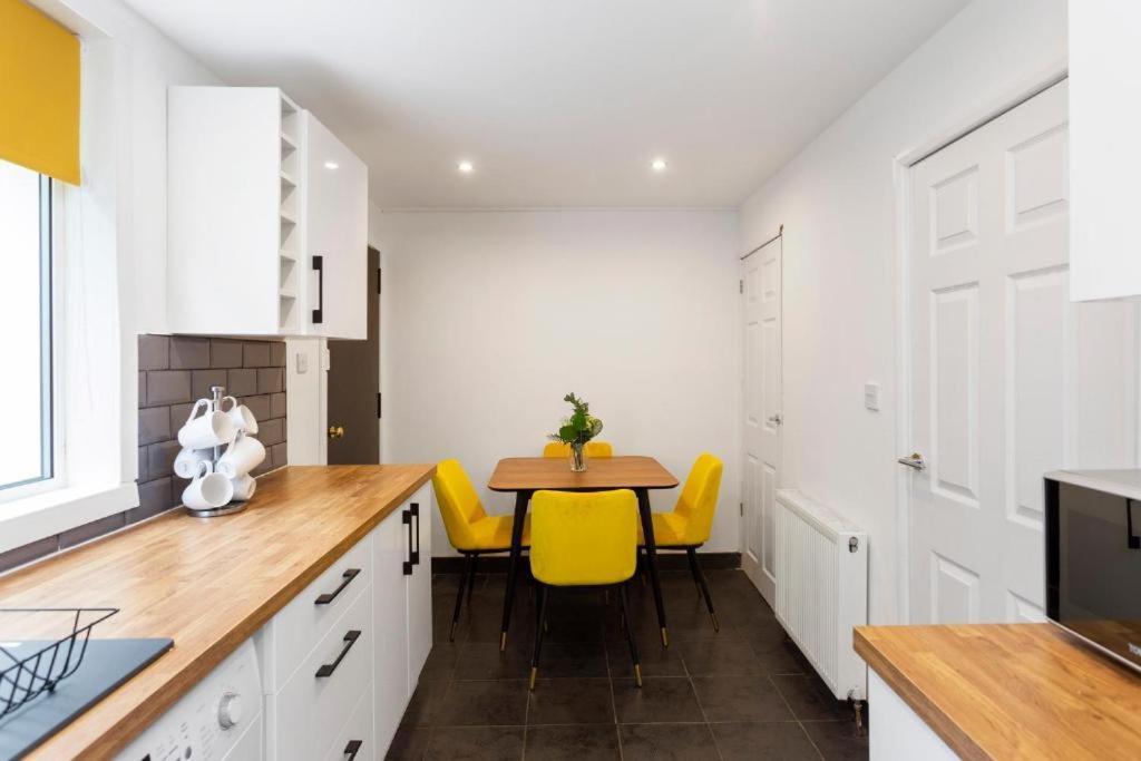 Stylish 3 Bed Edinburgh Abode-Parking And Garden Apartamento Exterior foto